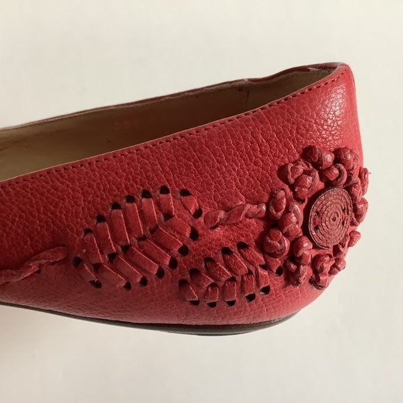 Valentino Garavani Vintage Red  Leather Peep Toe Flats Floral Stitching Sz 7 - Picture 10 of 10
